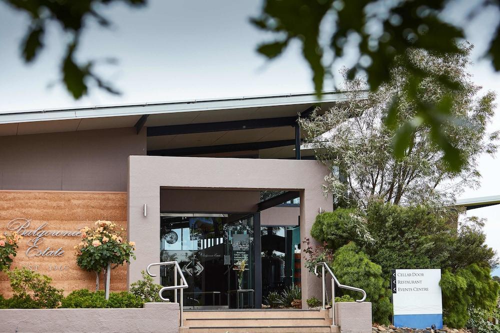 Balgownie Estate Yarra Valley Yarra Glen Esterno foto Entrance to the National Museum of Australia